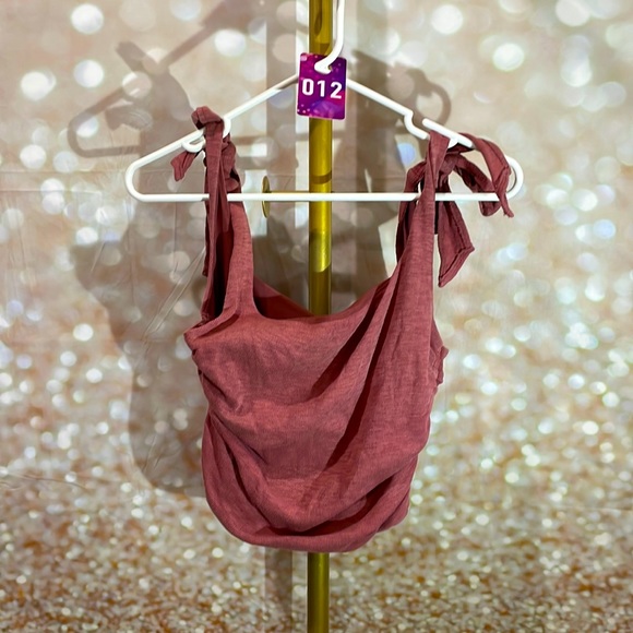 Free People Tops - 0️⃣1️⃣2️⃣. NWOT FREE PEOPLE CROPPED SHOULDER TIE TOP